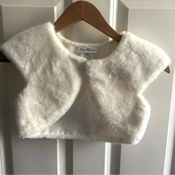 Jona Michelle Other - EUC like new ivory faux fur shrug by Jona Michelle sz 7 girl. Dressy!